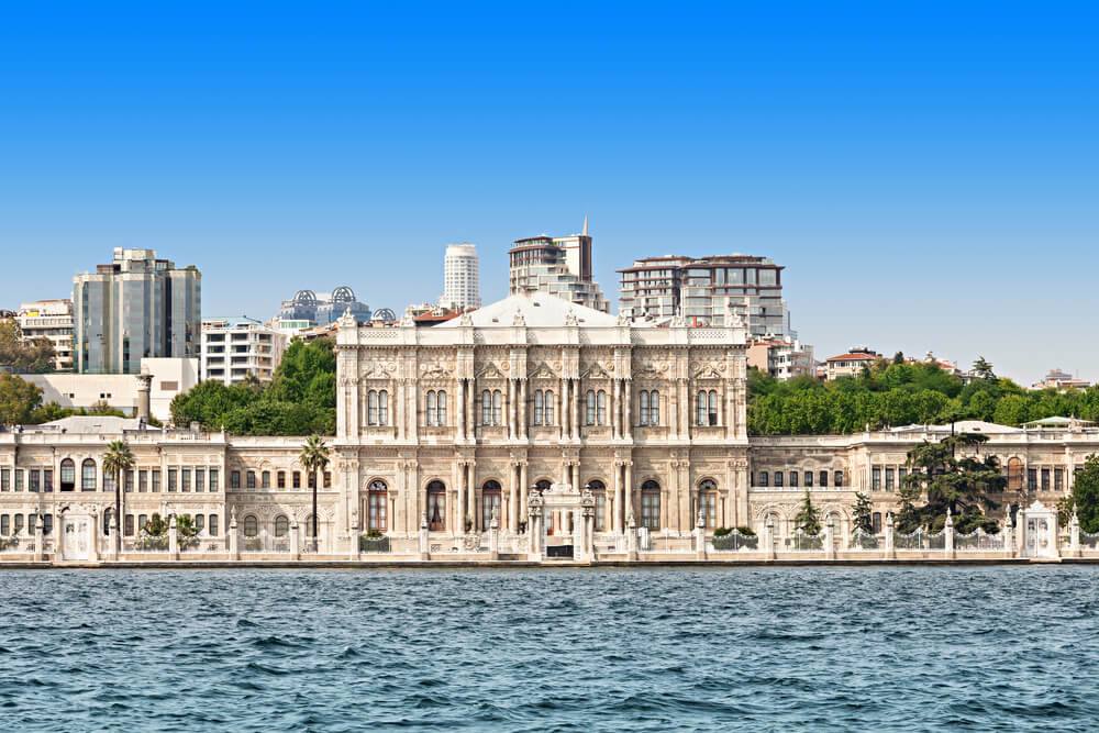 Dolmabahçe Sarayı