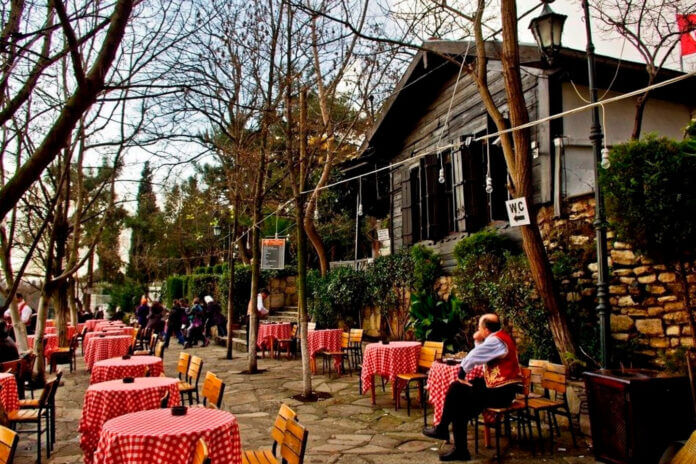 Top Reasons Why You Should Visit Pierre Loti Hill in Istanbul 5