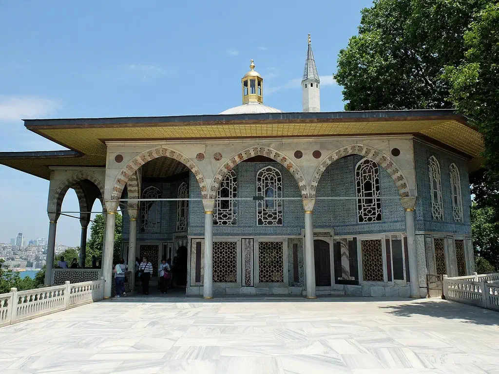 View over Topkapi Palace’s fourth courtyard terrace and the Baghdad Kiosk with the Bosphorus behind